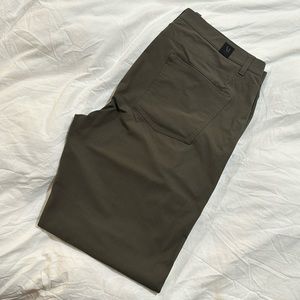 Vuori Meta Pant | Size 38 | Dark Oregano Color | Very Lightly Worn | No Flaws